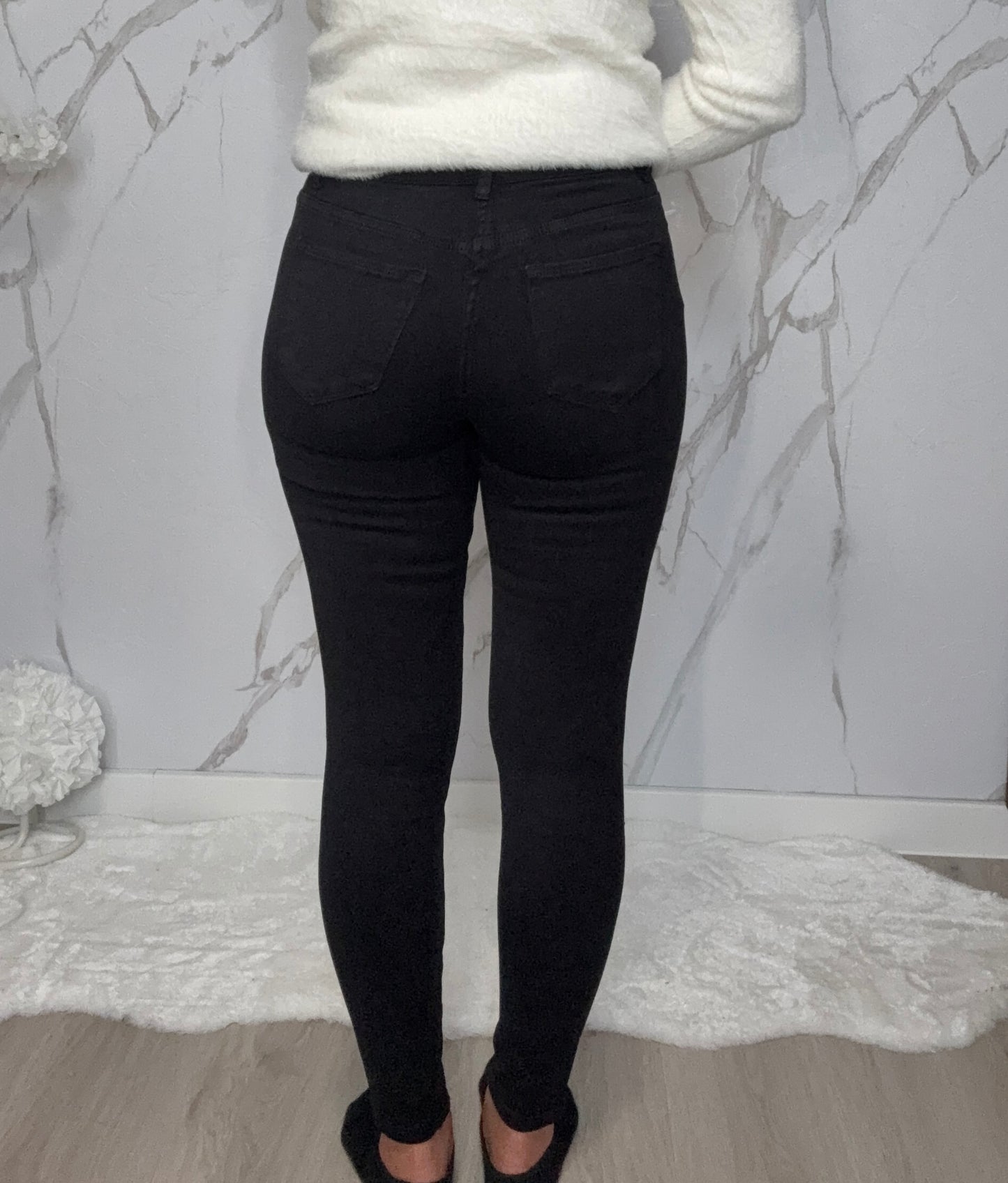 Röhrenjeans Lauri Schwarz