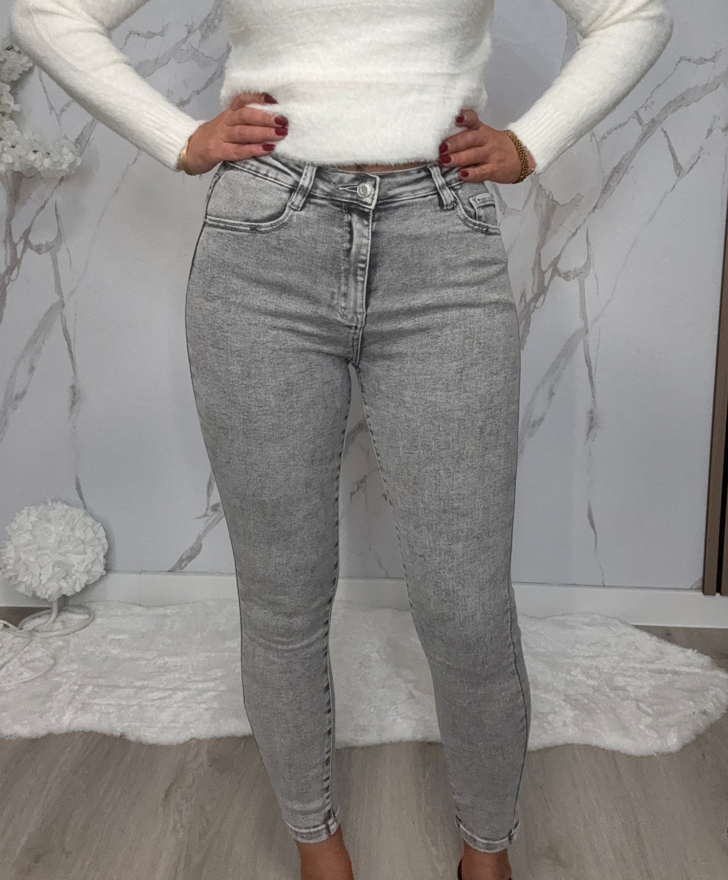 Röhrenjeans Lauri Grau