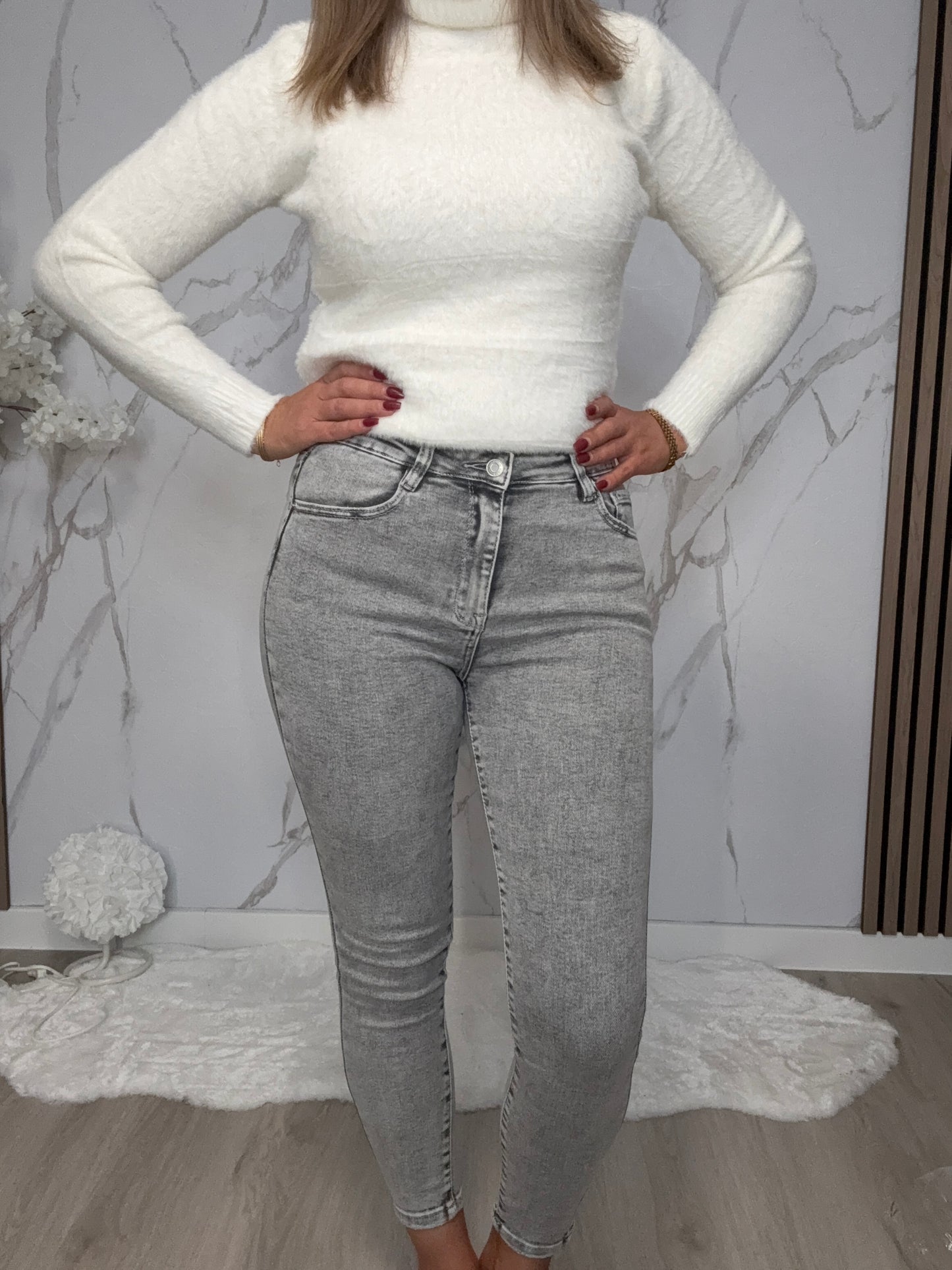 Röhrenjeans Lauri Grau
