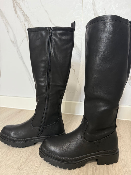 Stiefel gefüttert