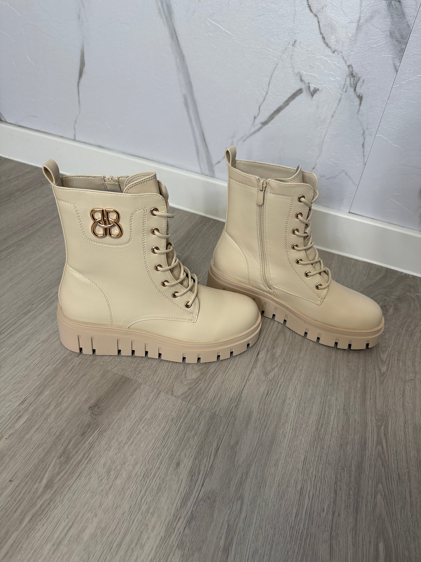 Boots Goldy